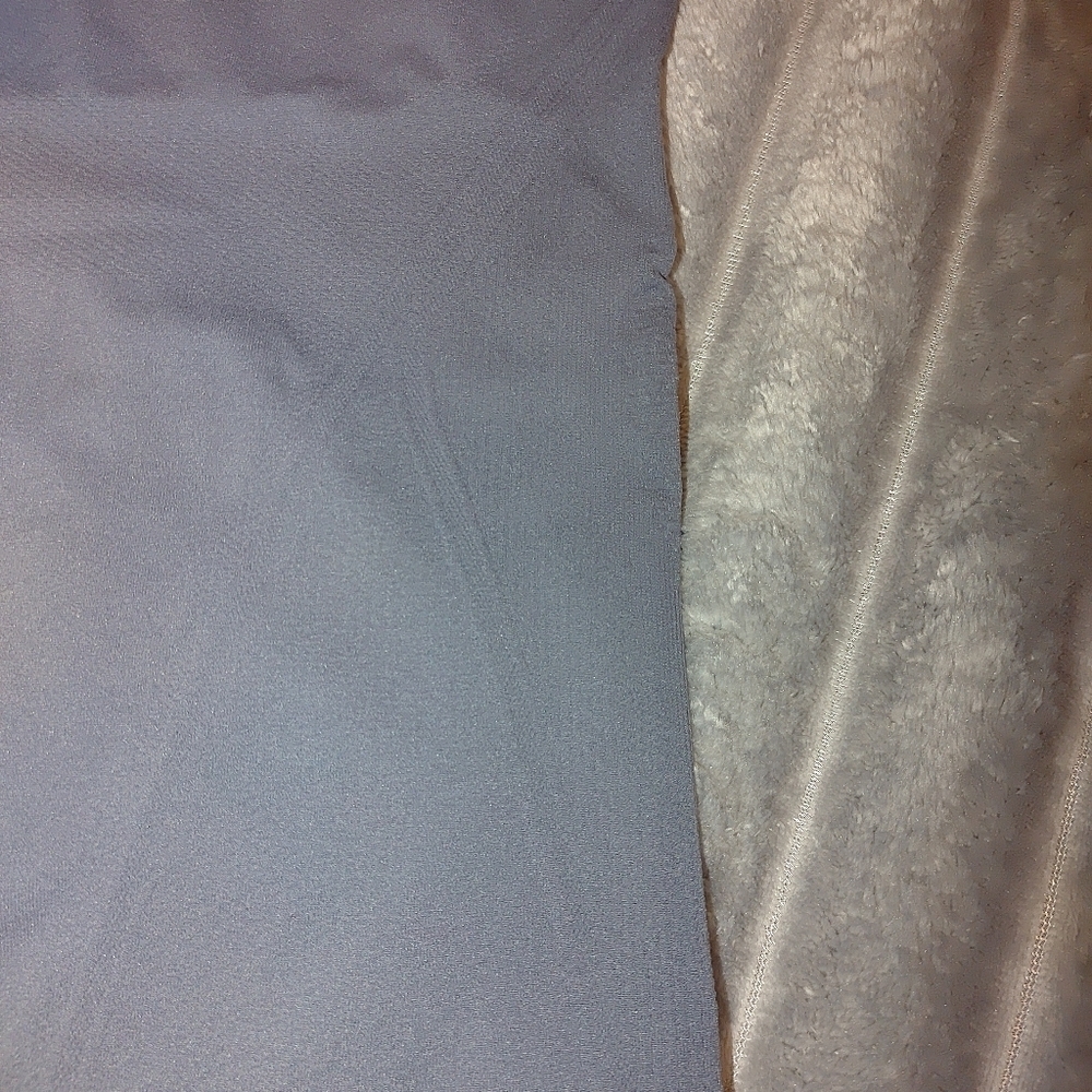 Athleta Gray Short Sleeve T-Shirt, Size XS - Picture 8 of 9